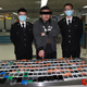 Illustration for article titled Smuggling 146 iPhones Looks Difficult